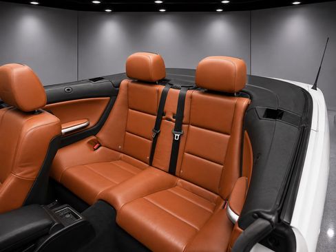 Used 2006 BMW M3 Convertible RWD image 17
