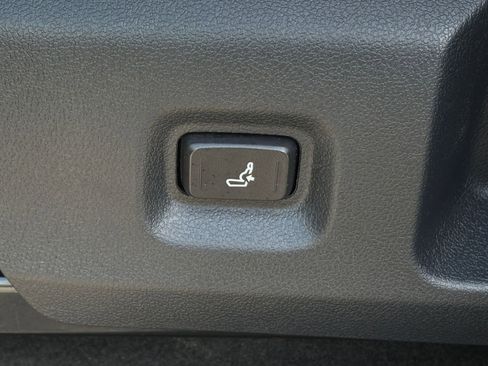 Used 2025 Toyota Tacoma TRD Off-Road image 28