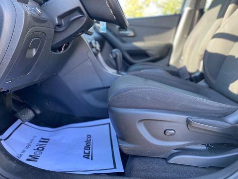 Used 2017 Chevrolet Trax LS FWD image 21