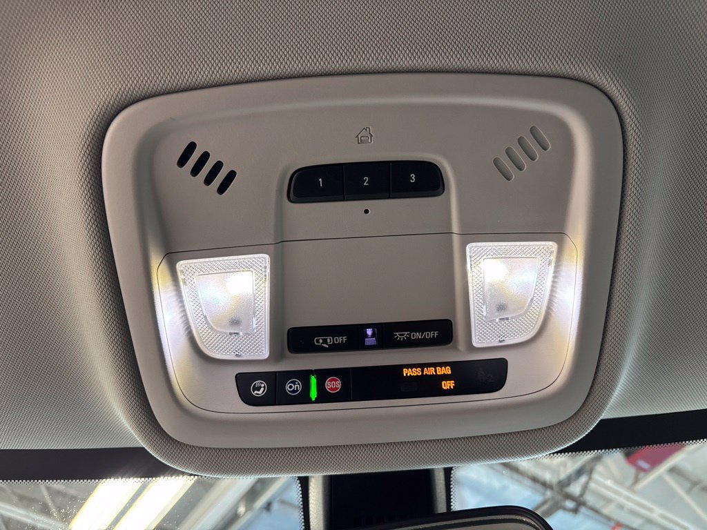 Used 2019 Chevrolet Traverse LT w/ LPO, Floor Liner Package AWD/4WD image 28