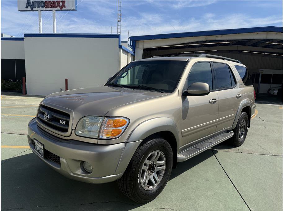 Used 2004 Toyota Sequoia SR5 RWD image 2