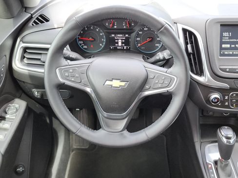 Used 2018 Chevrolet Equinox LT FWD image 6