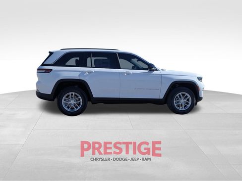 New 2025 Jeep Grand Cherokee 4WD image 4