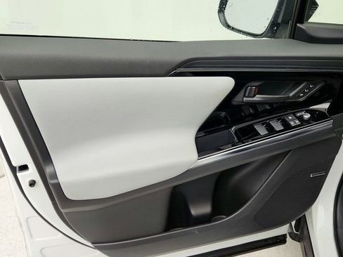 Used 2023 Subaru Solterra AWD image 10