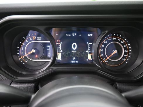 Used 2025 Jeep Gladiator Mojave w/ Safety Group image 36