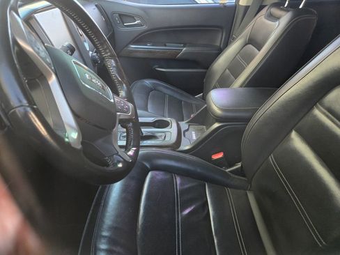Used 2018 GMC Canyon Denali image 4