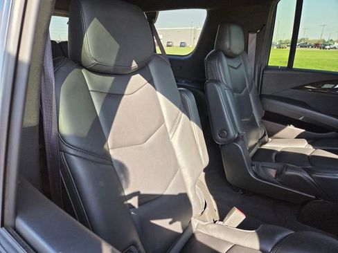 Used 2017 Cadillac Escalade ESV Platinum AWD/4WD image 49