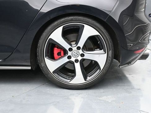 Used 2016 Volkswagen Golf 4-Door image 10