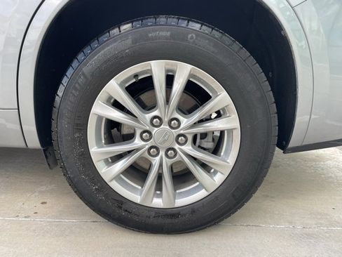 Certified 2024 Cadillac XT6 Luxury w/ LPO, Floor Liner Package image 19