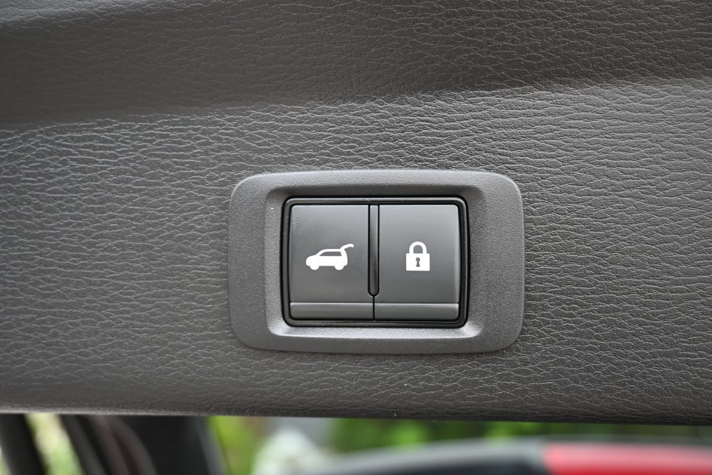 Used 2024 Mitsubishi Outlander SEL Black Edition AWD/4WD image 16