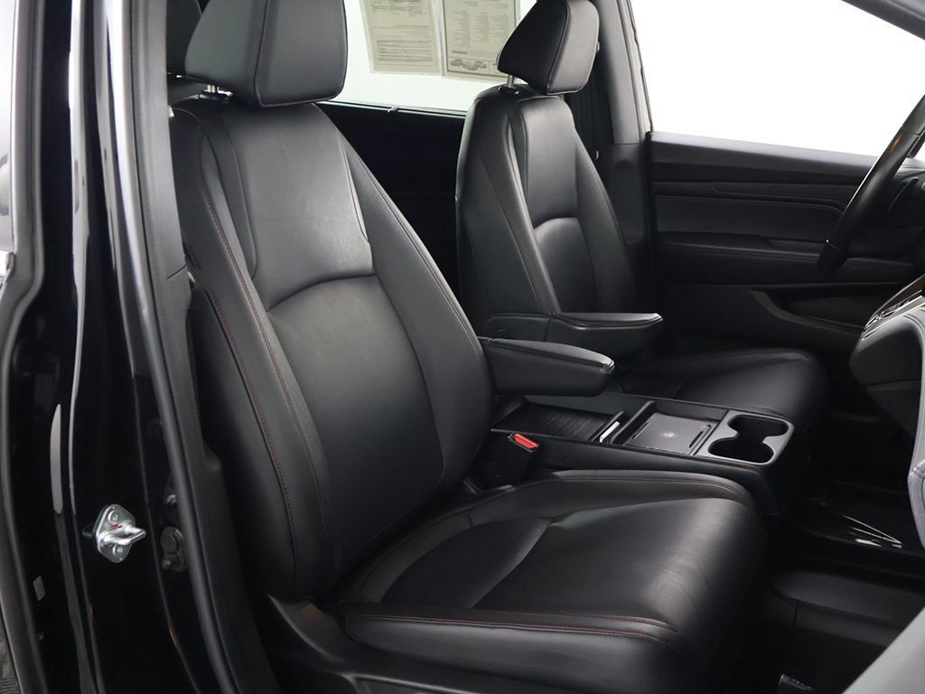 Used 2025 Honda Odyssey Sport-L image 31