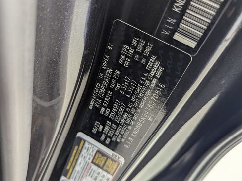 Used 2026 Kia Carnival LX FWD image 27