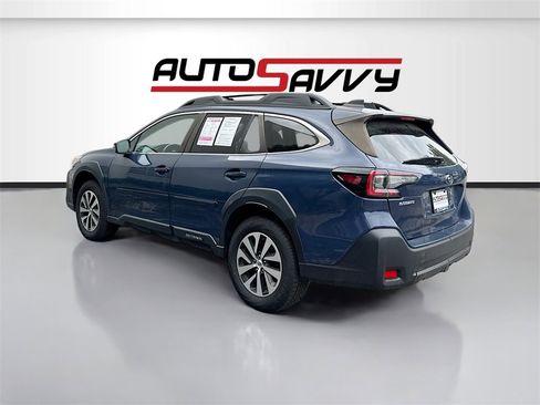 Used 2023 Subaru Outback Premium image 5