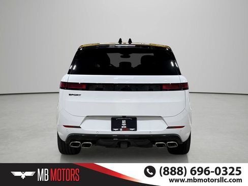 Used 2025 Land Rover Range Rover Sport Dynamic SE AWD/4WD image 6