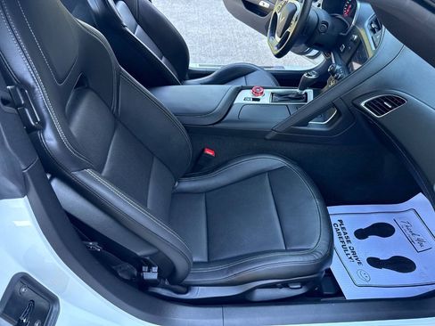 Used 2019 Chevrolet Corvette Stingray Coupe w/ 1LT RWD image 60