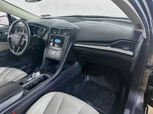 Used 2017 Ford Fusion Titanium AWD/4WD image 15