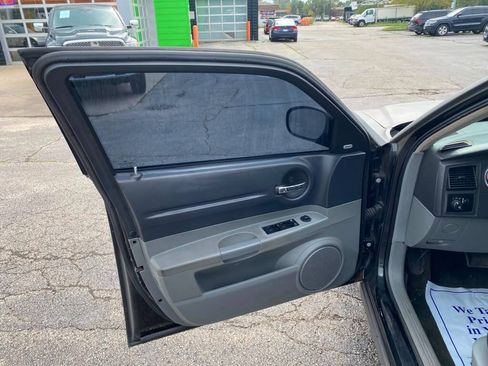 Used 2005 Dodge Magnum R/T w/ Convenience Group II RWD image 9
