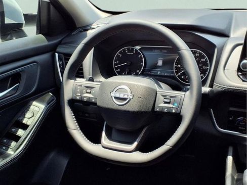 Certified 2025 Nissan Rogue SV w/ SV Premium Package FWD image 14