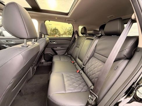 New 2026 Nissan Rogue Platinum w/ Tech Package AWD/4WD image 15