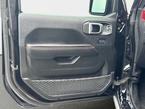 Used 2024 Jeep Wrangler Unlimited Rubicon w/ Technology Group AWD/4WD image 18