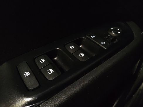 Used 2022 Hyundai Venue SE image 27