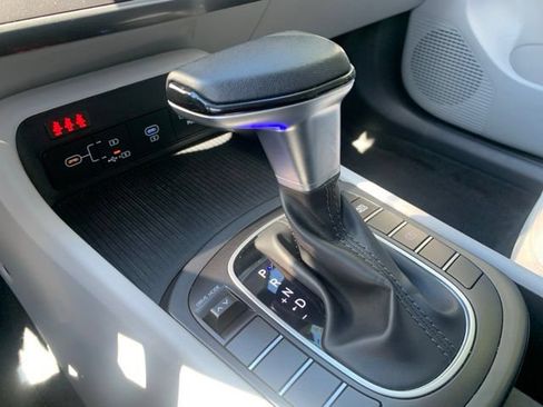 Certified 2025 Hyundai Kona SEL FWD image 20