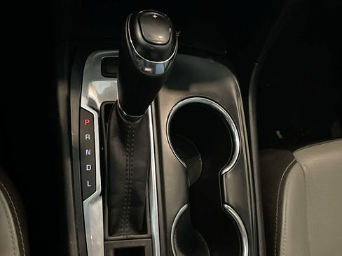 Used 2018 Chevrolet Equinox Premier image 20