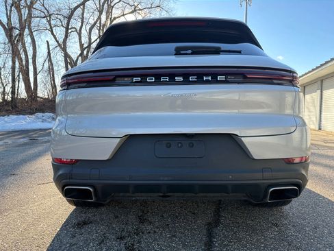 Certified 2024 Porsche Cayenne image 4