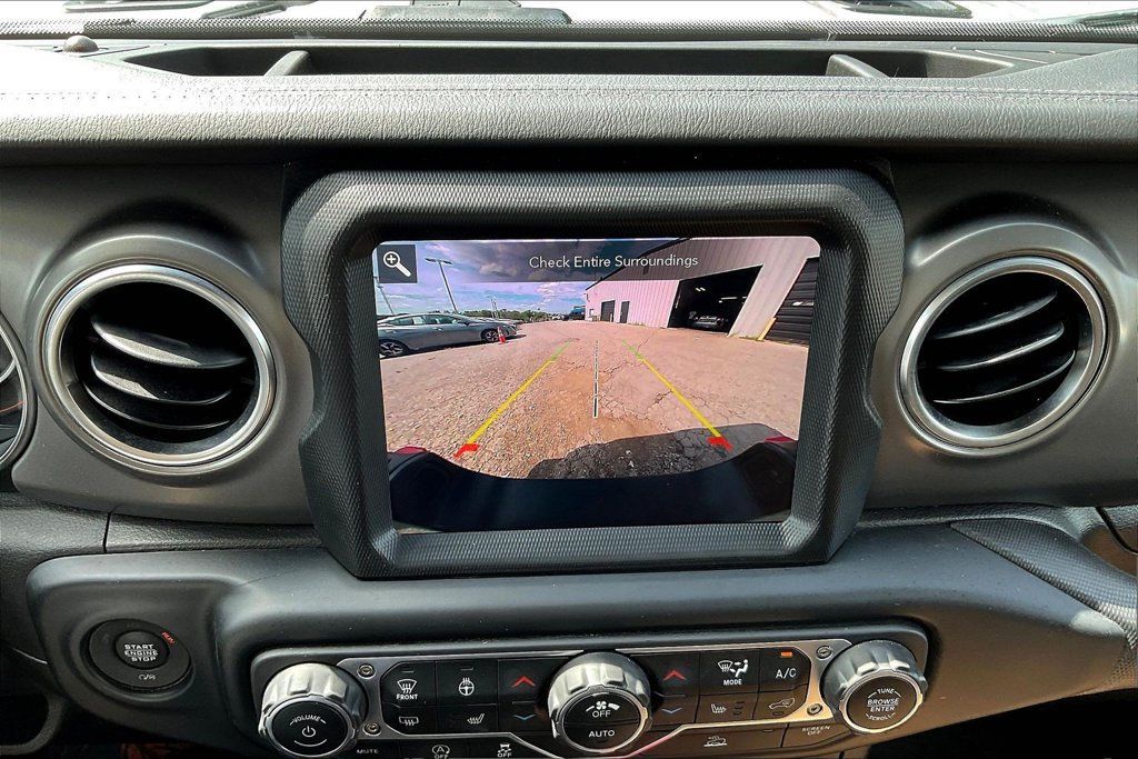 Used 2023 Jeep Gladiator Rubicon w/ Cold Weather Group AWD/4WD image 15