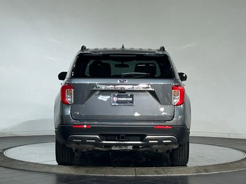Used 2023 Ford Explorer XLT w/ Equipment Group 202A AWD/4WD image 8