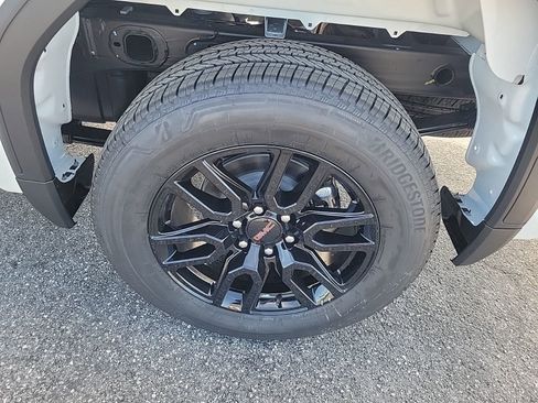 New 2026 GMC Sierra 1500 Elevation image 8