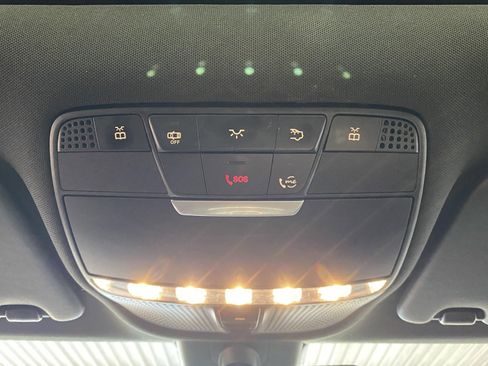 Used 2020 Mercedes-Benz C 300 4MATIC Sedan image 24