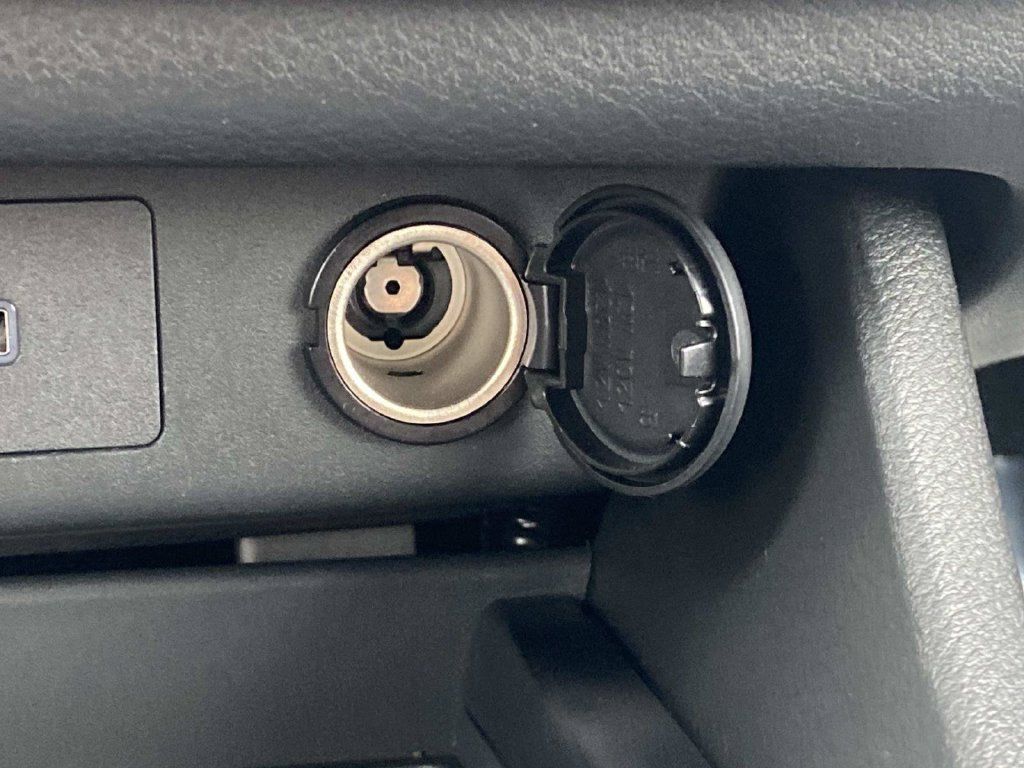 Used 2023 Nissan Rogue SV AWD/4WD image 29