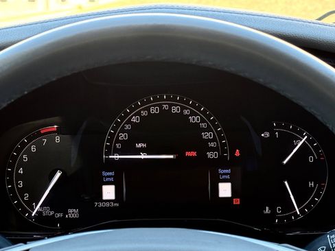 Used 2017 Cadillac XT5 Luxury w/ Driver Awareness Package image 27