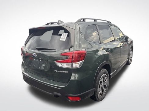 Used 2022 Subaru Forester Premium image 2