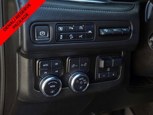 Used 2023 GMC Yukon Denali w/ Denali Reserve Package image 24