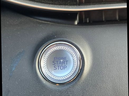 Used 2023 Genesis GV70 2.5T w/ Advanced Package image 32