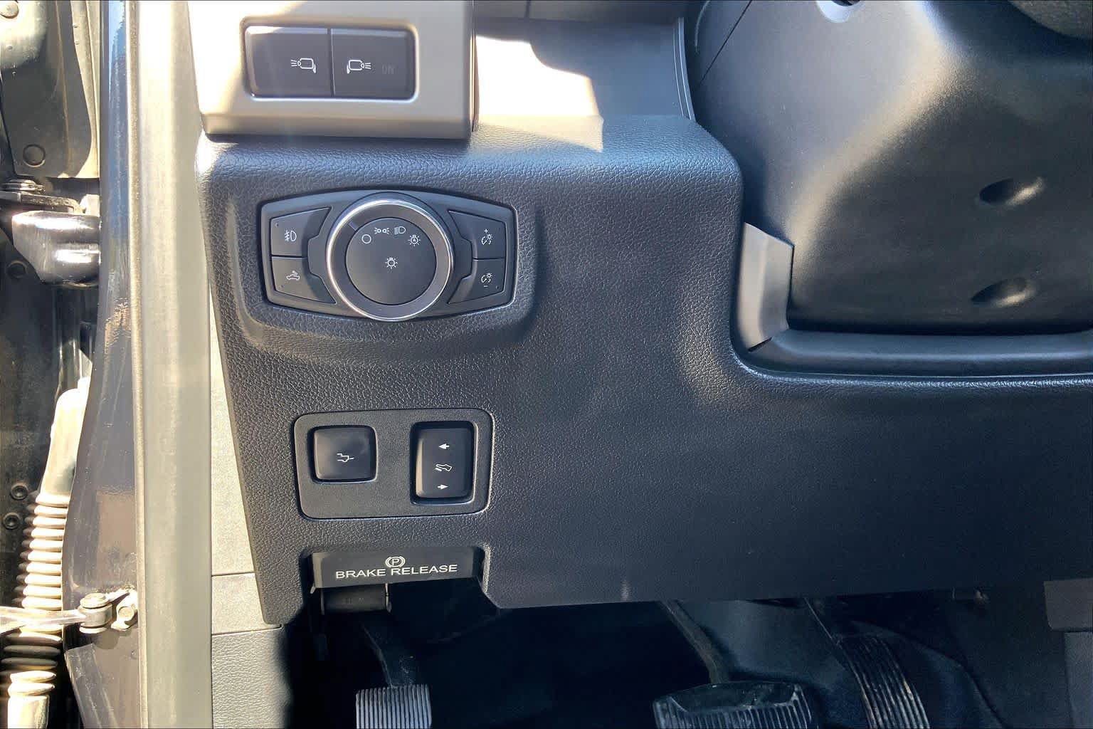 Used 2019 Ford F250 Lariat w/ Lariat Ultimate Package AWD/4WD image 33