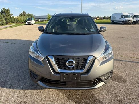Used 2020 Nissan Kicks SV FWD image 2