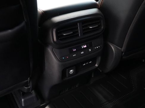 Used 2025 Honda Pilot TrailSport image 20
