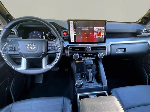 Used 2025 Toyota 4Runner TRD Off-Road Premium AWD/4WD image 16