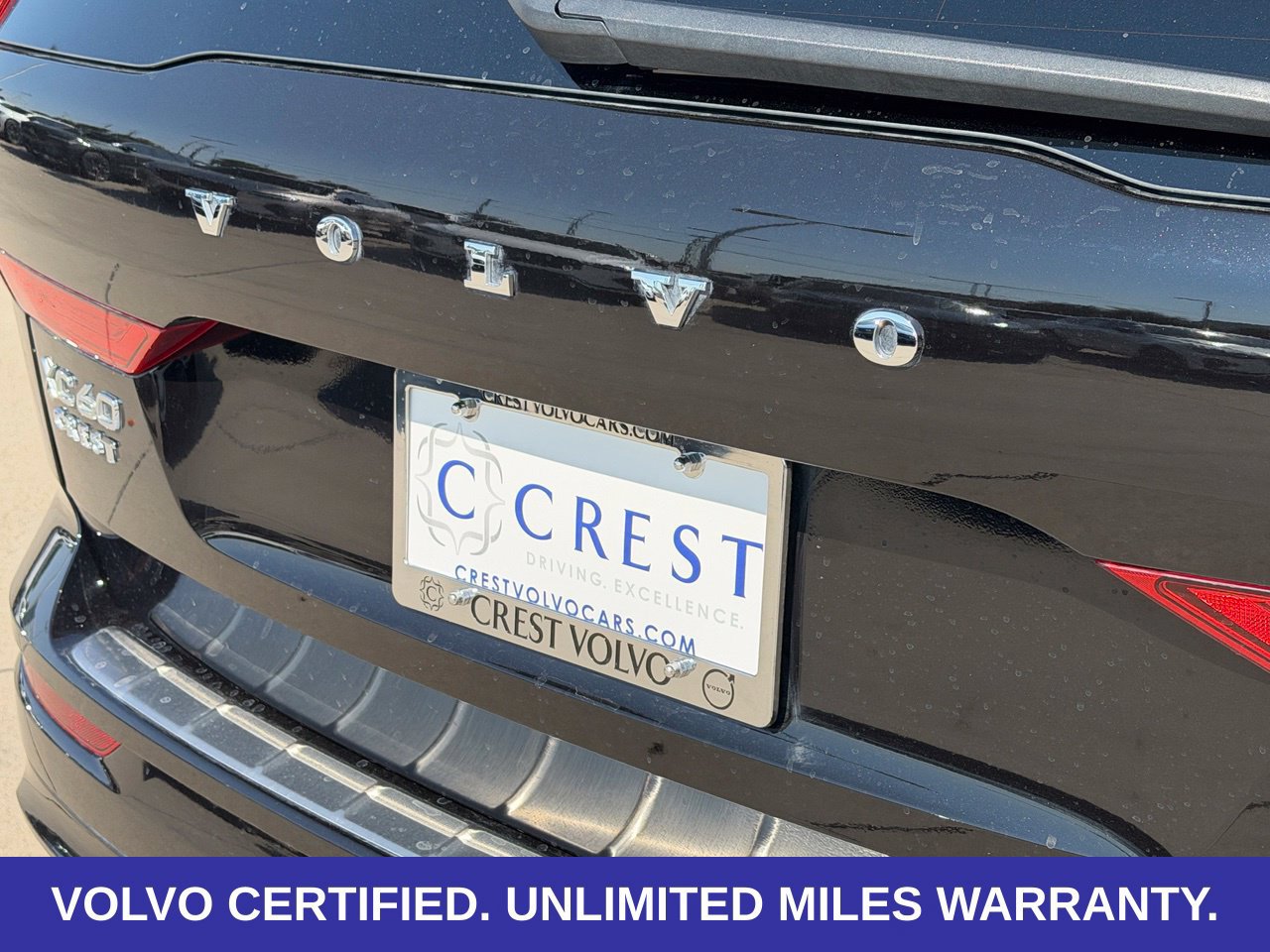 Certified 2024 Volvo XC60 T8 Plus w/ Protection Package Premier AWD/4WD image 10