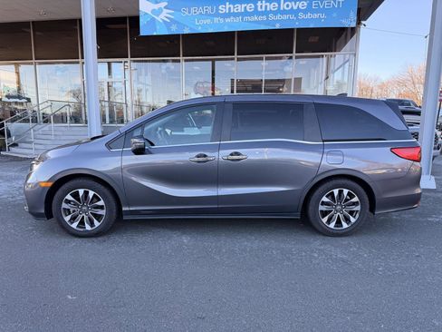 Used 2024 Honda Odyssey EX-L image 2