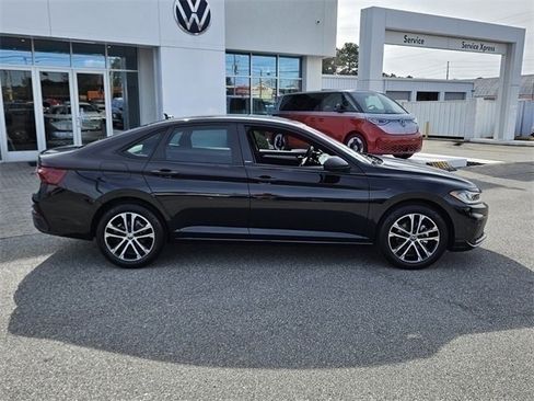 Used 2025 Volkswagen Jetta Sport image 13