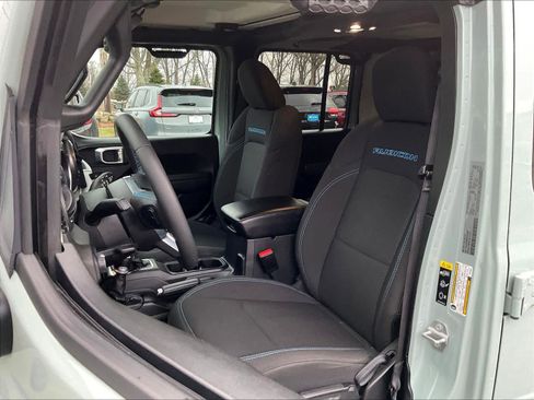 Used 2023 Jeep Wrangler Unlimited Rubicon 4xe image 10