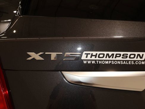Used 2019 Cadillac XT5 FWD image 34