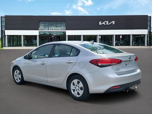 Used 2018 Kia Forte LX FWD image 3