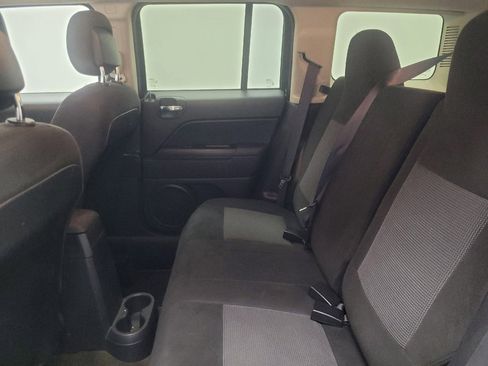Used 2016 Jeep Patriot Latitude AWD/4WD image 18