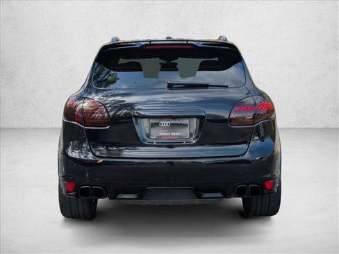 Used 2014 Porsche Cayenne Turbo image 7