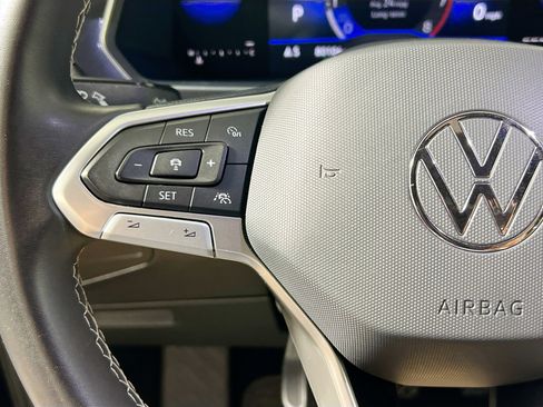 Used 2023 Volkswagen Tiguan SE image 18